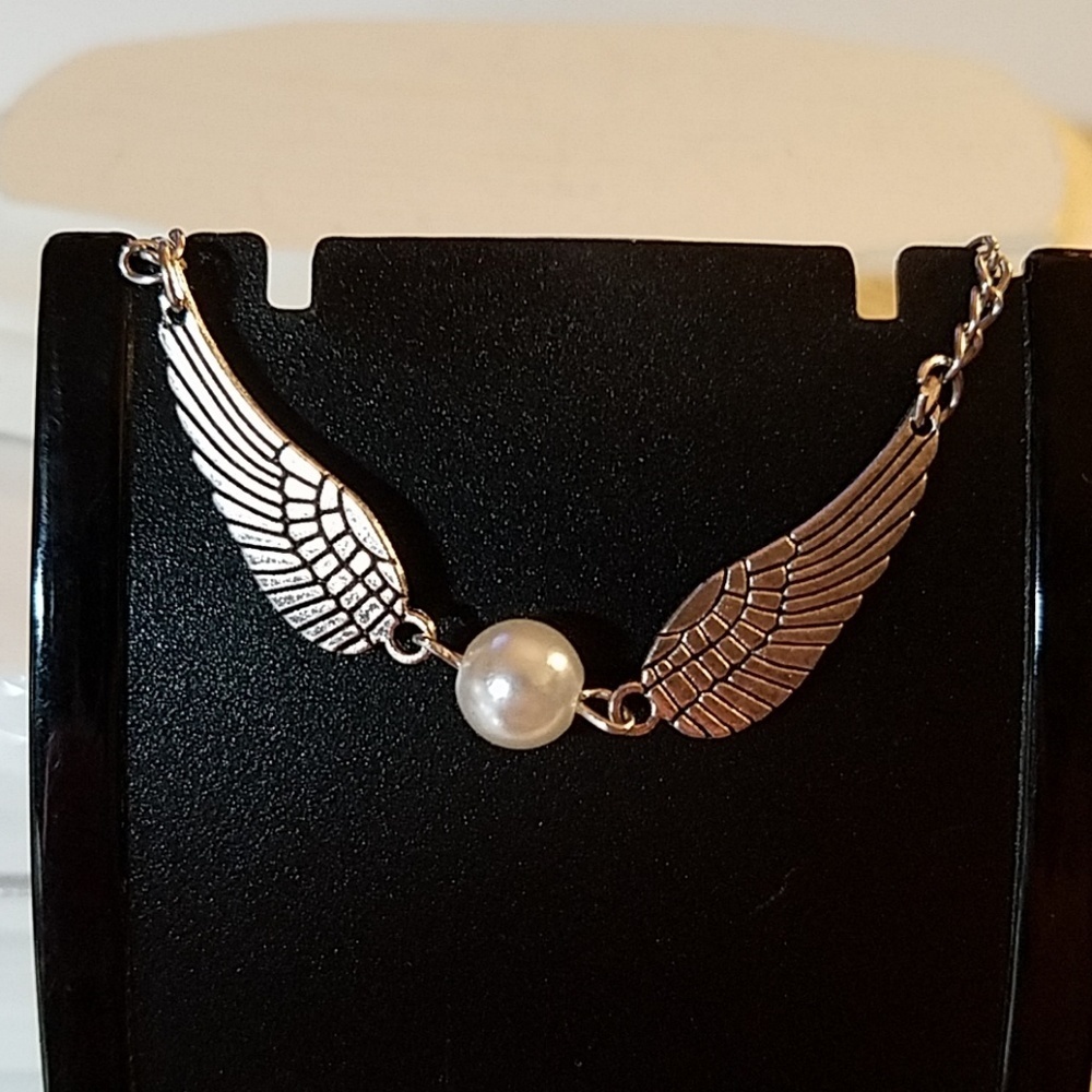 Wings w Pearl Faux Silver Tone Bracelet 8"